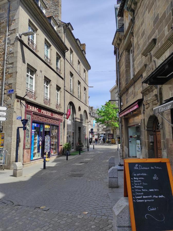 Aux Trois Palmiers Panzió Saint-Brieuc Kültér fotó