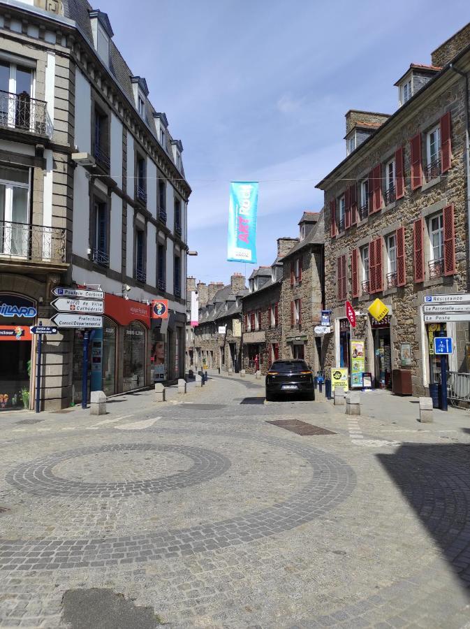 Aux Trois Palmiers Panzió Saint-Brieuc Kültér fotó